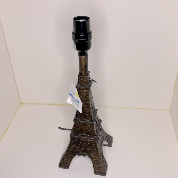 Eiffel Tower - Picture 3 of 4